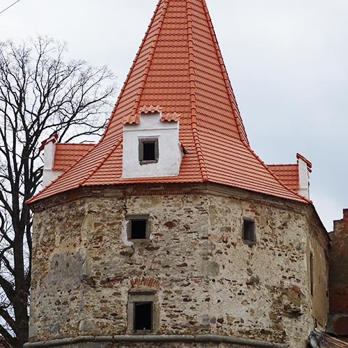 střecha kaple